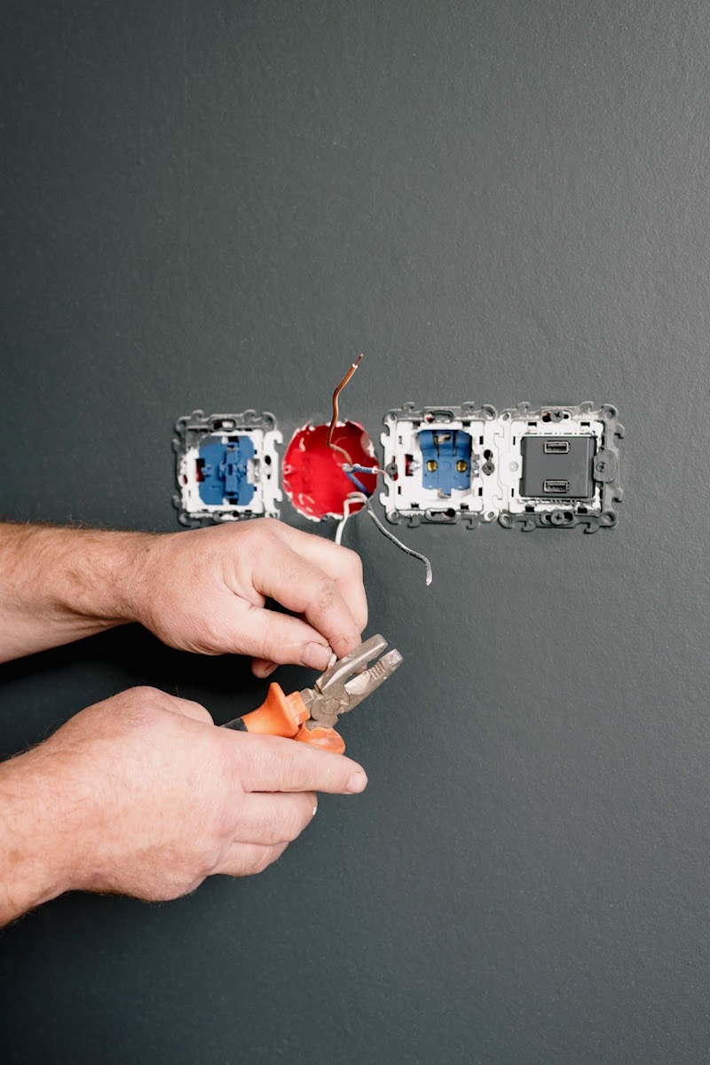 Electrician Near Me Los Angeles in Los Angeles